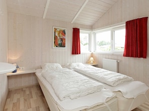3 Schlafzimmer, Babybetten