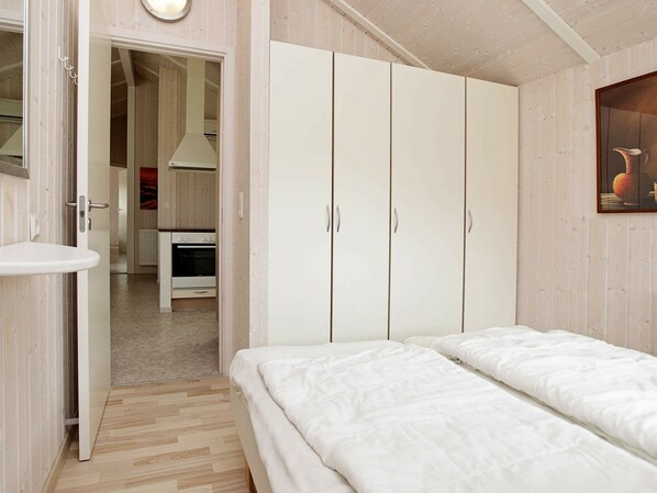 3 Schlafzimmer, Babybetten