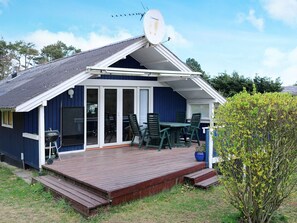 Exterior - Serene Holiday Home in Hadsund near Sea (Hadsund)
