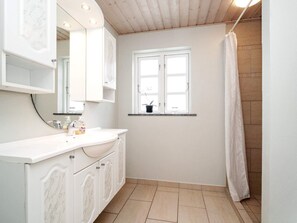 House | Bathroom
