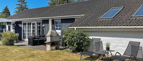 House | Outdoor dining