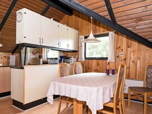 House | Interior - Spacious Holiday Home in Ansager near Lake (Ansager)