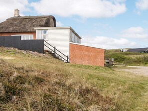View from property - Cozy Dune Retreat Near Sea - By Traum Ferienwohnungen (Ringkobing)