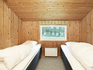 3 bedrooms, cots/infant beds, individually furnished - Luxurious Holiday Home in Løkken With Roofed Terrace (Lokken)