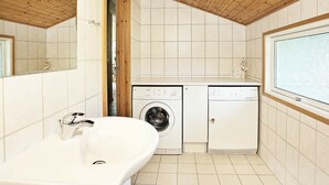 Bathroom - Luxurious Holiday Home in Løkken With Roofed Terrace (Lokken)