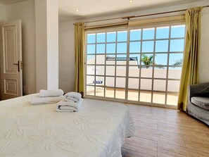 3 soverom, strykejern/-brett, wi-fi og sengetøy