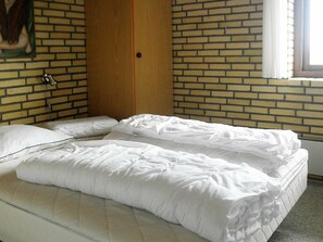 3 Schlafzimmer, Babybetten