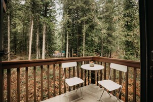 คอนโด, 2 ห้องนอน, สูบบุหรี่ได้, ระเบียง | บริเวณที่พัก