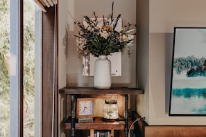 Condo, 2 Bedrooms, Smoking, Balcony | Interior