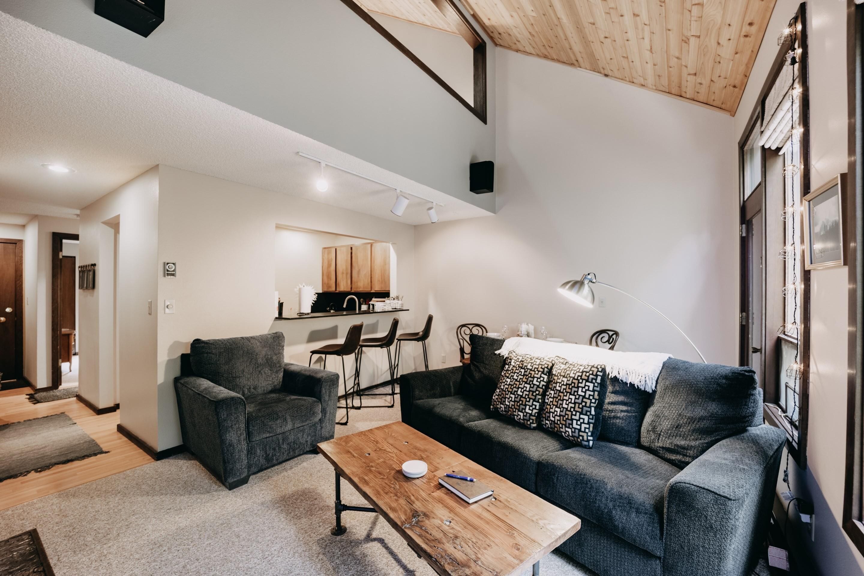 Condo, 2 Bedrooms, Smoking, Balcony | Living room | Fireplace