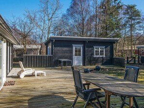 Balcony - Beautiful Holiday Home in Glesborg Near Sea (Glesborg)