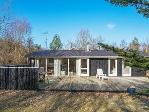Exterior - Beautiful Holiday Home in Glesborg Near Sea (Glesborg)