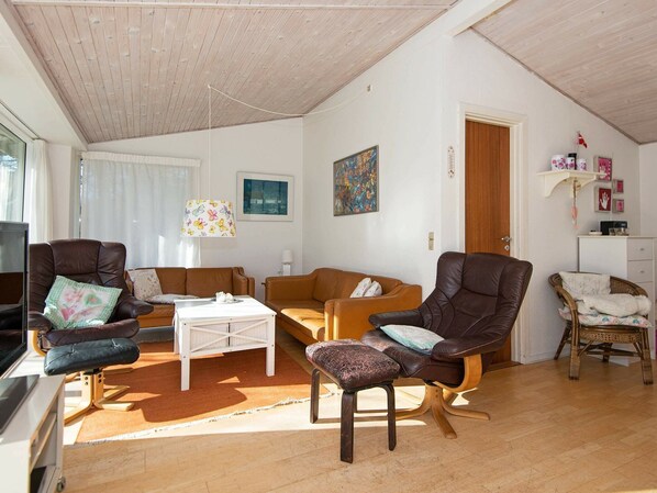 House | Interior - Beautiful Holiday Home in Glesborg Near Sea (Glesborg)