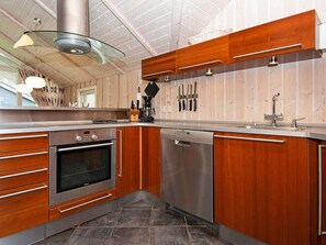 House | Private kitchen | Highchair - 8 Person Holiday Home in Juelsminde-by Traum (Horsens)