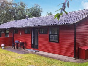 House | Exterior - Cozy Holiday Home in Jutland near Lake (Silkeborg)