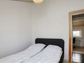 4 bedrooms, individually furnished, cribs/infant beds