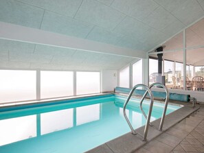 Huis | Zwembad | Een binnenzwembad, een buitenzwembad