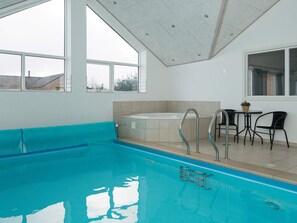 House | Pool