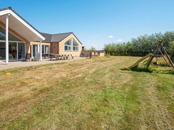 Children’s area - 16 Person Holiday Home in Romo (Rømø)