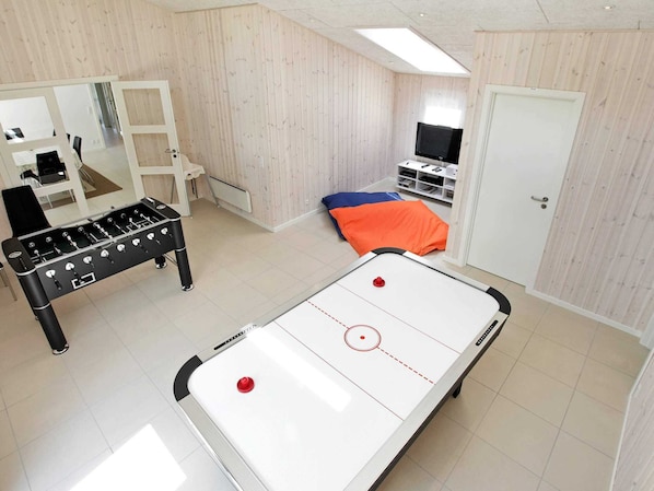 บ้านพัก | ห้องเกม