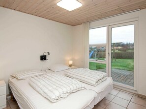 4 bedrooms, individually furnished, cribs/infant beds