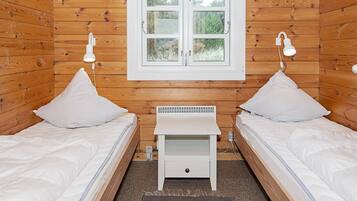 3 Schlafzimmer, Babybetten, individuell eingerichtet