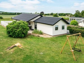 House | Water view - 6 Person Holiday Home in Hejls (Hejls)