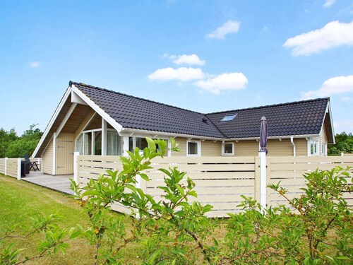 8 Person Holiday Home in Hemmet