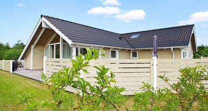 8 Person Holiday Home in Hemmet
