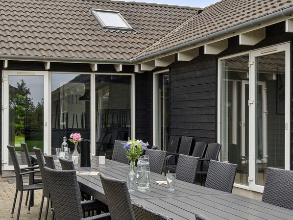 House | Dining - Luxury Retreat With Pool - By Traum Ferienwohnungen (Idestrup)