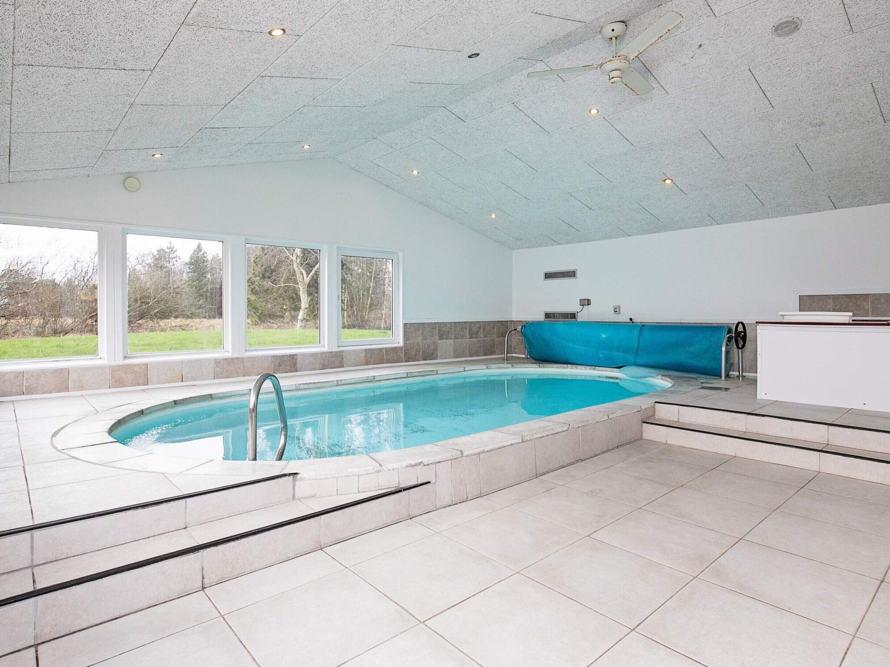 House | Pool