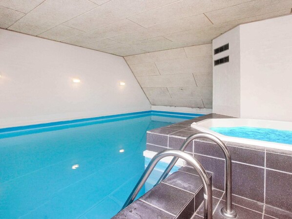 Hus | Pool | Indendørs pool, udendørs pool