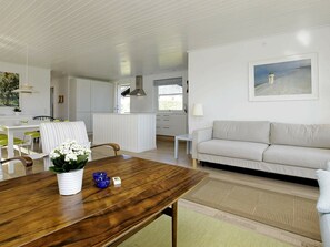 Dining - Spacious Holiday Home in Skagen Denmark With Terrace (Skagen)