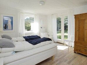 3 bedrooms, cots/infant beds - Spacious Holiday Home in Skagen Denmark With Terrace (Skagen)