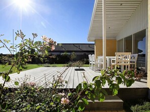 Balcony - Spacious Holiday Home in Skagen Denmark With Terrace (Skagen)