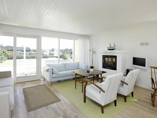 DVD player - Spacious Holiday Home in Skagen Denmark With Terrace (Skagen)