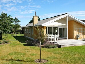 House | Exterior - Spacious Holiday Home in Skagen Denmark With Terrace (Skagen)