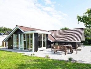 House | Outdoor dining - 4 Person Holiday Home in Esbjerg V (Esbjerg)