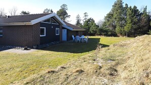 Exterior - Tranquil Holiday Home in Blåvand With Sauna (Blavand)