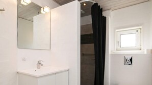 Bathroom - Tranquil Holiday Home in Blåvand With Sauna (Blavand)