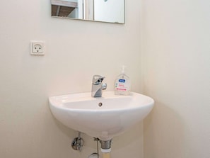 Bathroom - 8 Person Holiday Home in Ulfborg (Ulfborg)