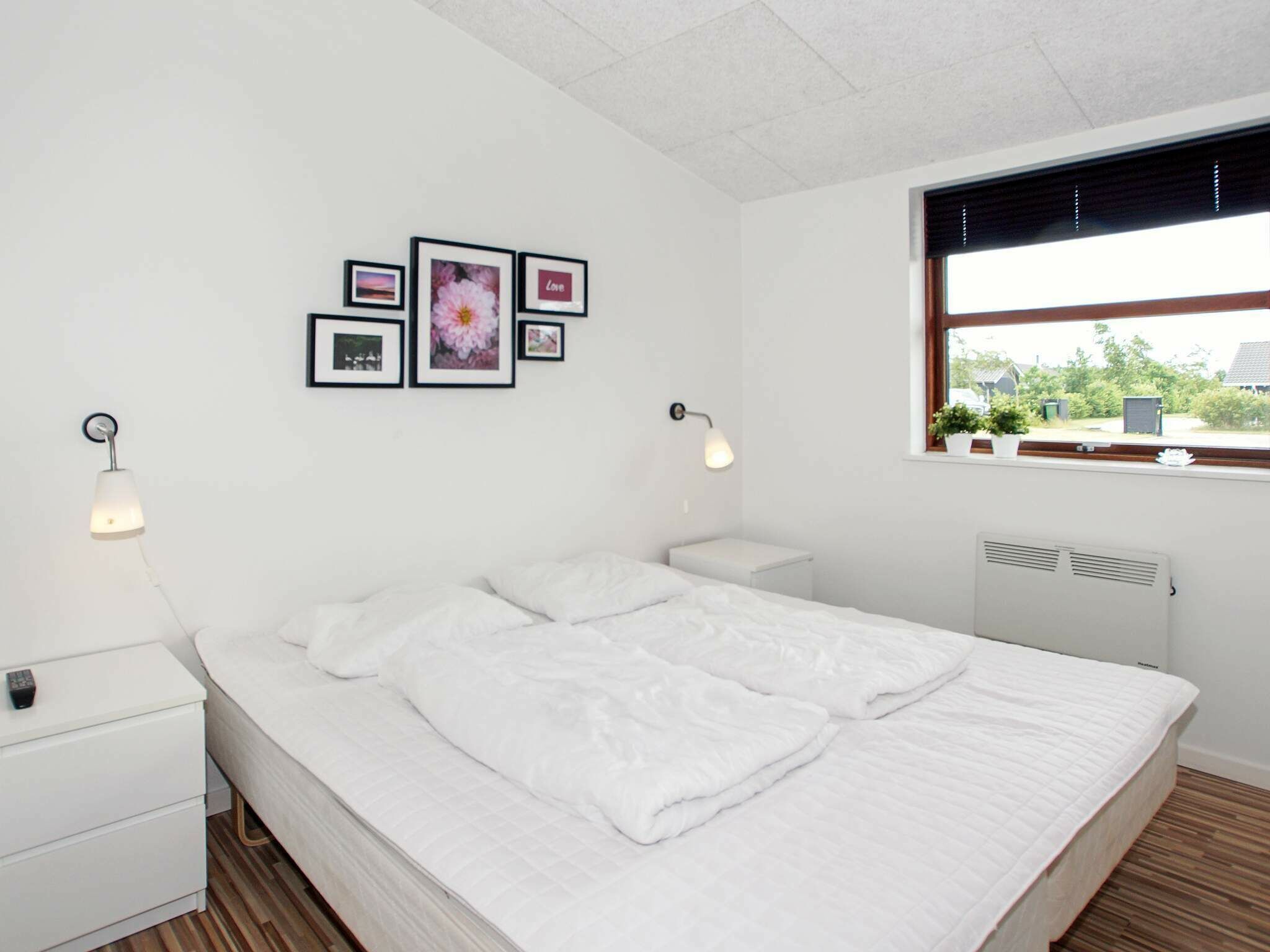 4 bedrooms, cots/infant beds