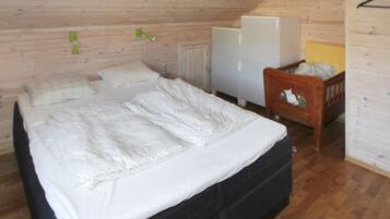 5 bedrooms, individually furnished