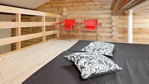 Room - Alluring Holiday Home in Glesborg Denmark With Terrace (Glesborg)
