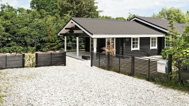 Exterior - Alluring Holiday Home in Glesborg Denmark With Terrace (Glesborg)