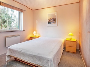 4 bedrooms, individually furnished, cribs/infant beds