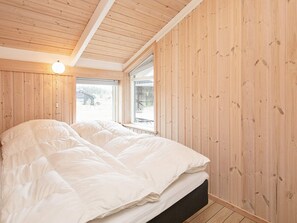 4 bedrooms - 8 Person Holiday Home in Saltum (Saltum)