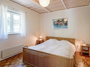 3 bedrooms, individually furnished, cribs/infant beds