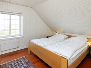 4 Schlafzimmer, Babybetten