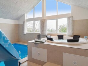 House | Pool | Indoor pool, outdoor pool - Holiday Home in Kappeln (Kappeln)